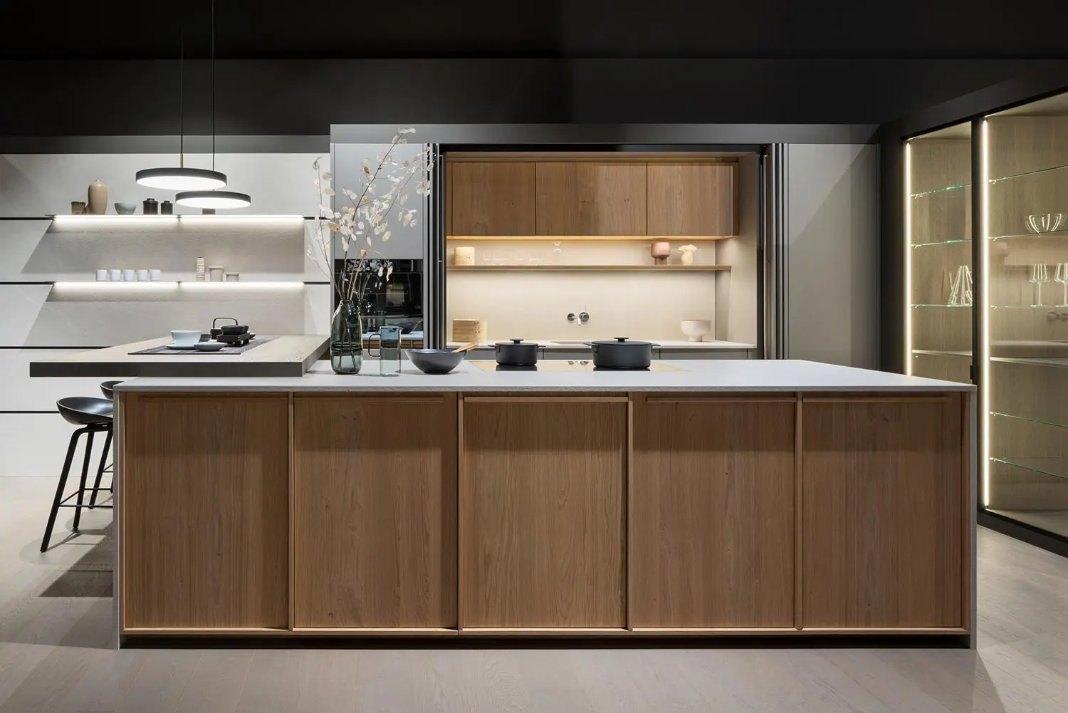 Modèle Kyoto de Leicht : cuisine japandi élégante avec matériaux haut de gamme et design épuré