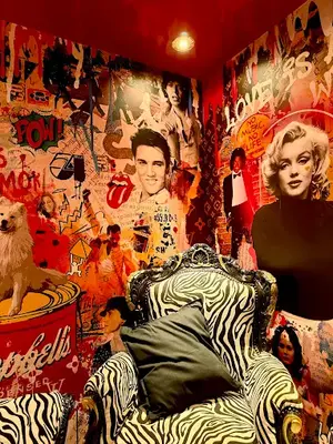 Fresque murale Pop Art réalisée pour Diva Restaurant par Evo Consulting