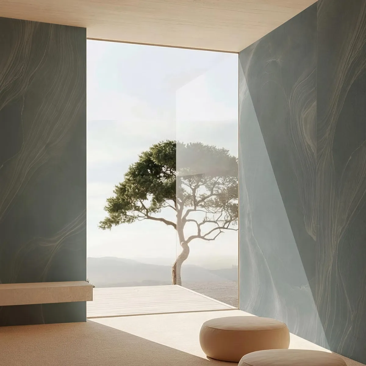 Revêtement mural Technografica effet pierre bleutée dans intérieur contemporain avec vue mer