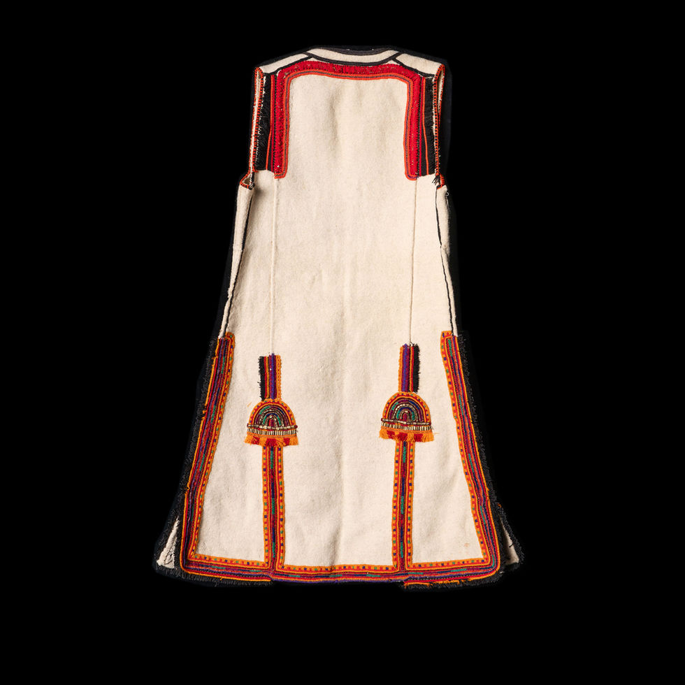 Άσπρο μάλλινο Σιγκούνι (πίσω όψη)