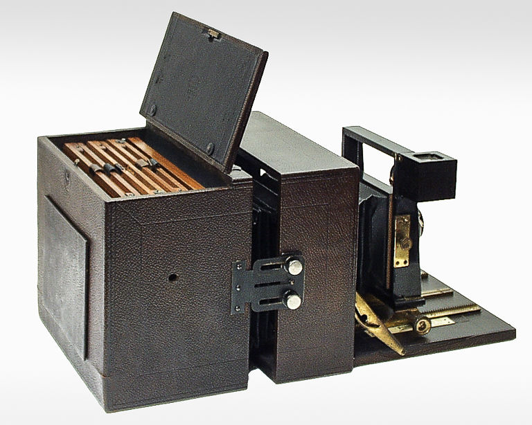 Rear view of the Folding Hawk-Eye No.2 showing characteristic window-pane embossing on the body leather.