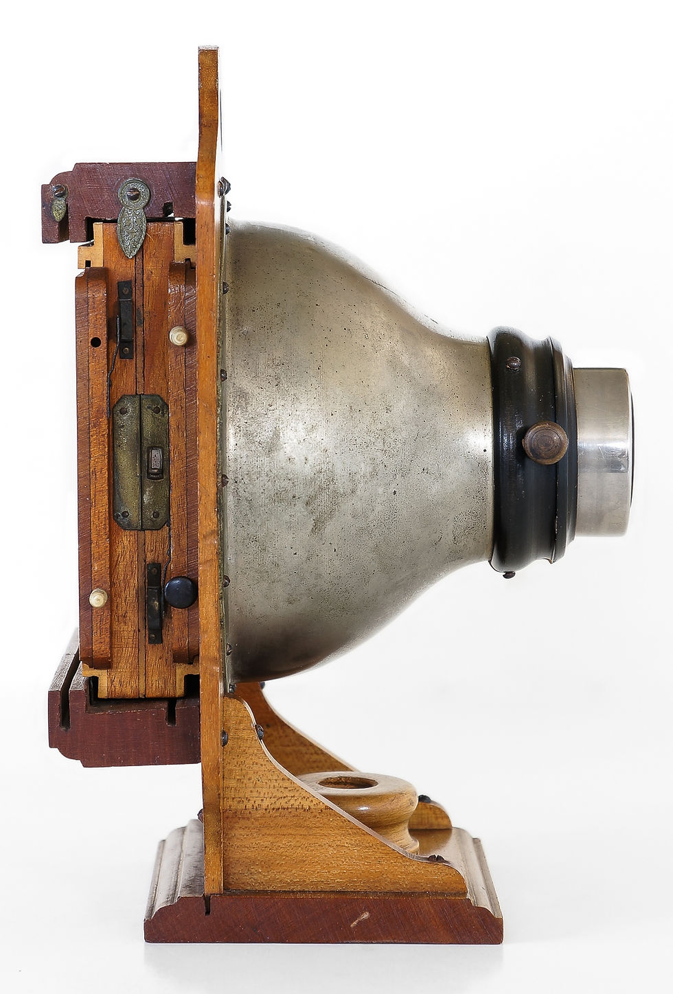 Profile view of the American Gem No.2 showing the Herzog's double plate holder.
