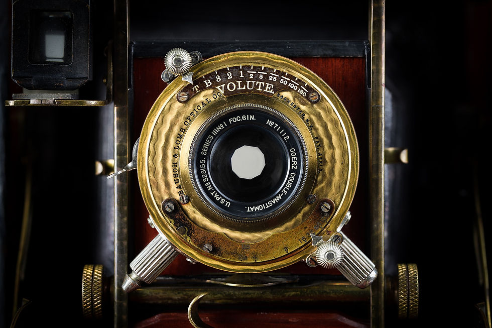 Detail image of the Premo Supeme showing the outstanding "golden" Volute shutter.