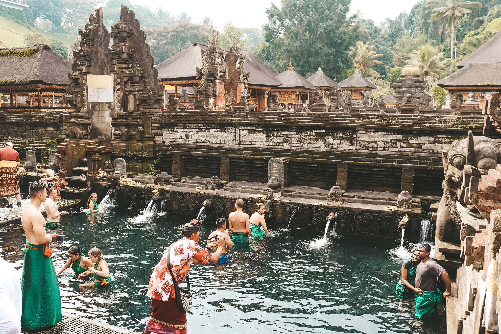 Pura Tirta Empul Holy water temple ubud bali indoensia travel guide