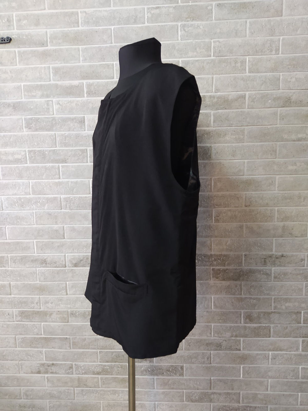 Thumbnail: Vest with 2 two pockets in gabardine or wet silk or linen-gabardine - Waistcoat