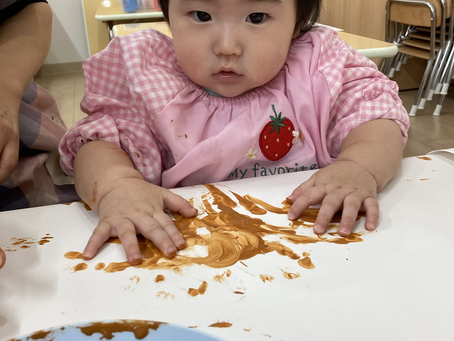 11/12(金) 絵の具遊び🎨