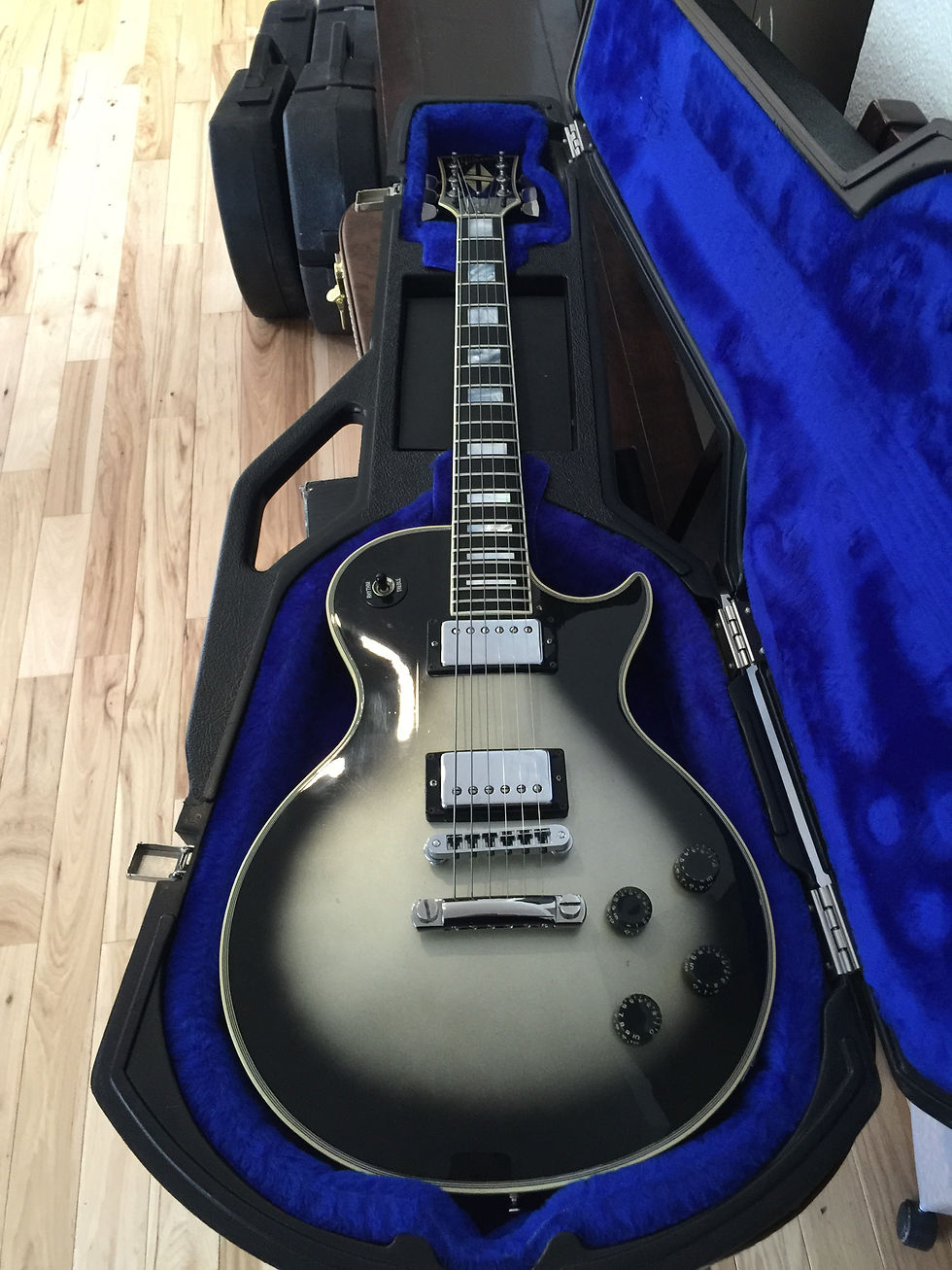 Thumbnail: 1980 Gibson Les Paul Custom Silverburst