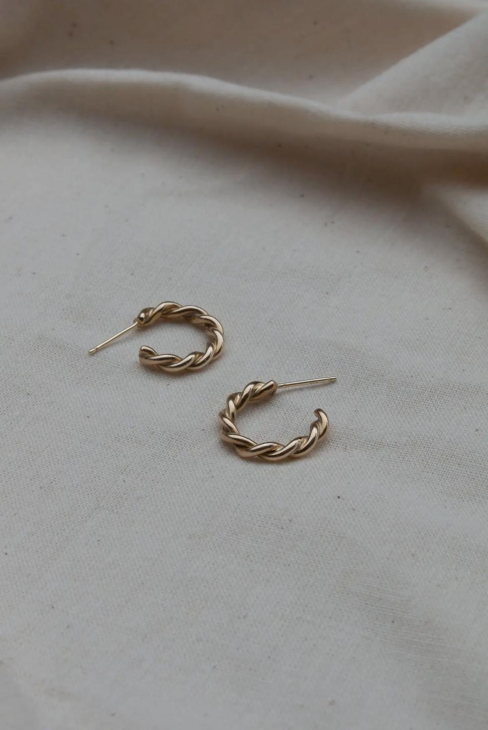 Thumbnail: Zinga Earrings - Small (14k Recycled Gold)