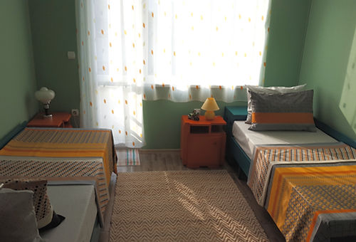 Bedroom West • 2 Single Beds 90x190 • South-West Facing • 13 m² • Sunset View • Park View