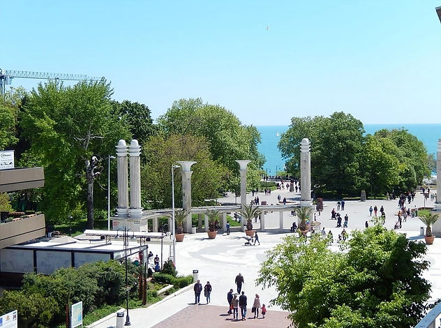 Varna Sea Garden main entrance.jpg