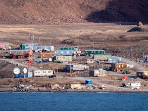 Ausuittuq (Grise Fiord)—A Claim to the High Arctic