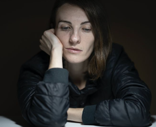 Femme qui a des doutes en amour