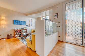 Pellicola per vetro installata su finestre