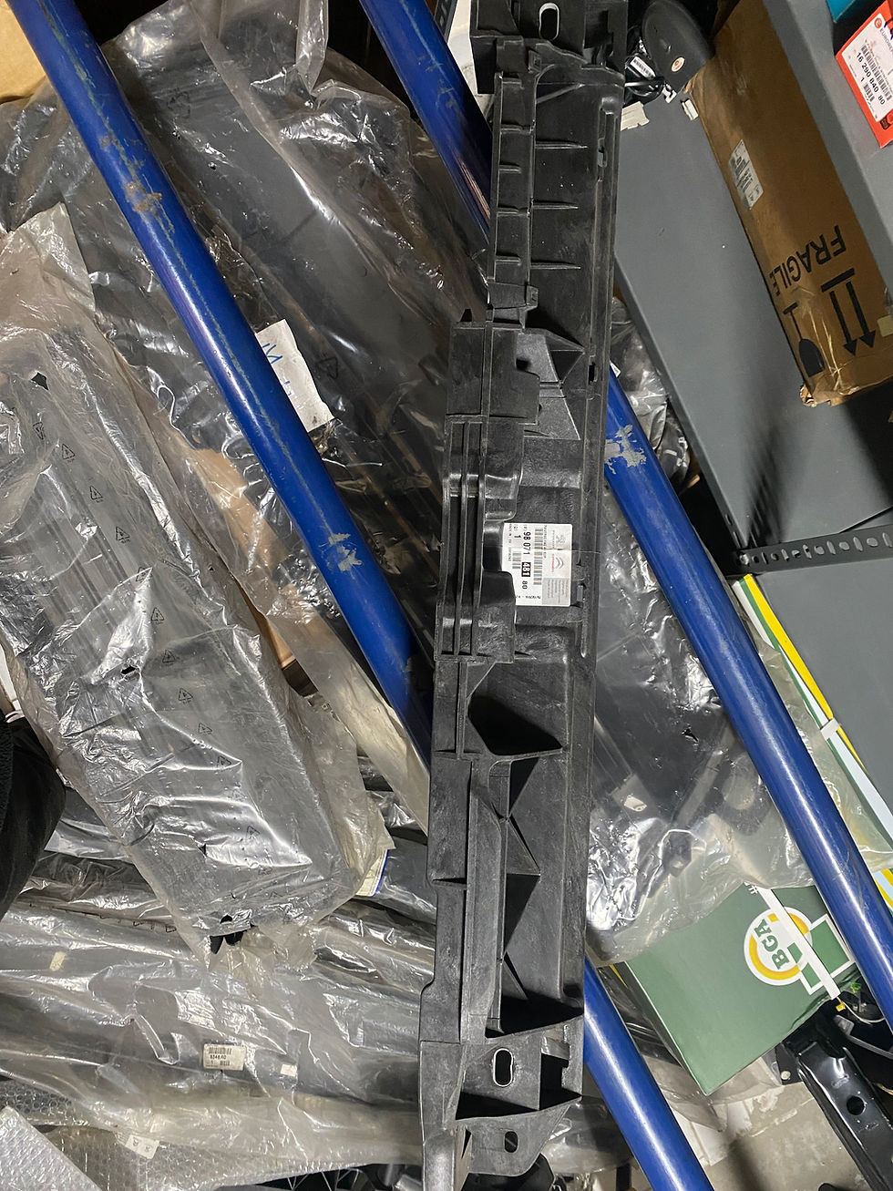 308 T9 ÖN PANEL ÜST BAKALİTİ - 9807148180