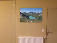 Foto 'Lac de Moiry' op canvas aan een muur