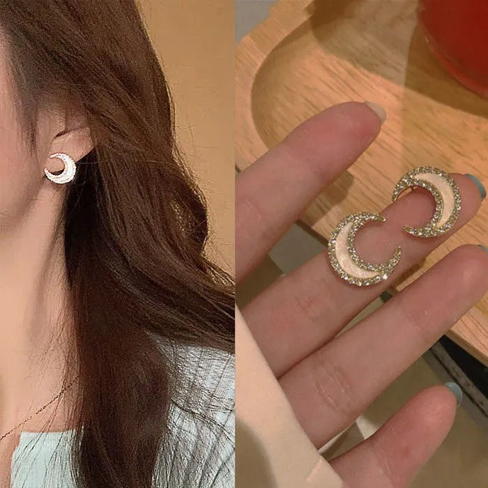 Thumbnail: 22 gloden moon studs
