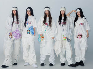 「NewJeans Supernatural POP UP STORE」 登陸香港 萬眾矚目的IPX與NewJeans IP官方商品「How Sweet」、「Supernatural」、「NewJeans x MURAKAMI」、「NewJeans x HiroshiFujiwara」等全新商品香港首度發售