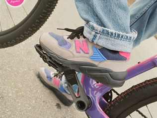 Levi’s®和New Balance最新聯名系列 復刻千禧火熱經典MT580向越野單車文化致敬