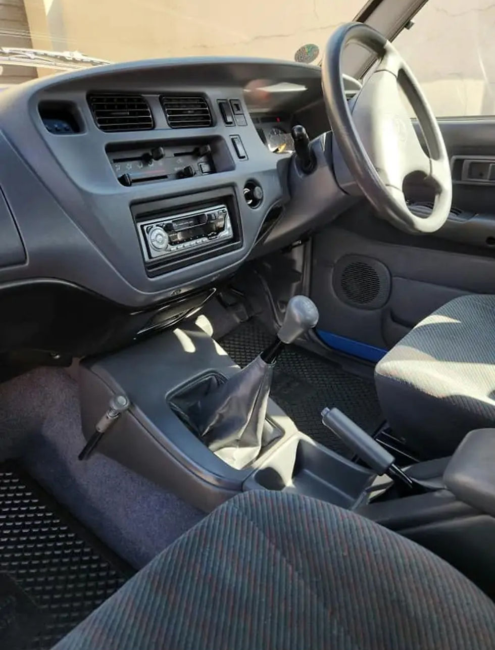 Thumbnail: 2001 Toyota Condor 2400i Estate TX 