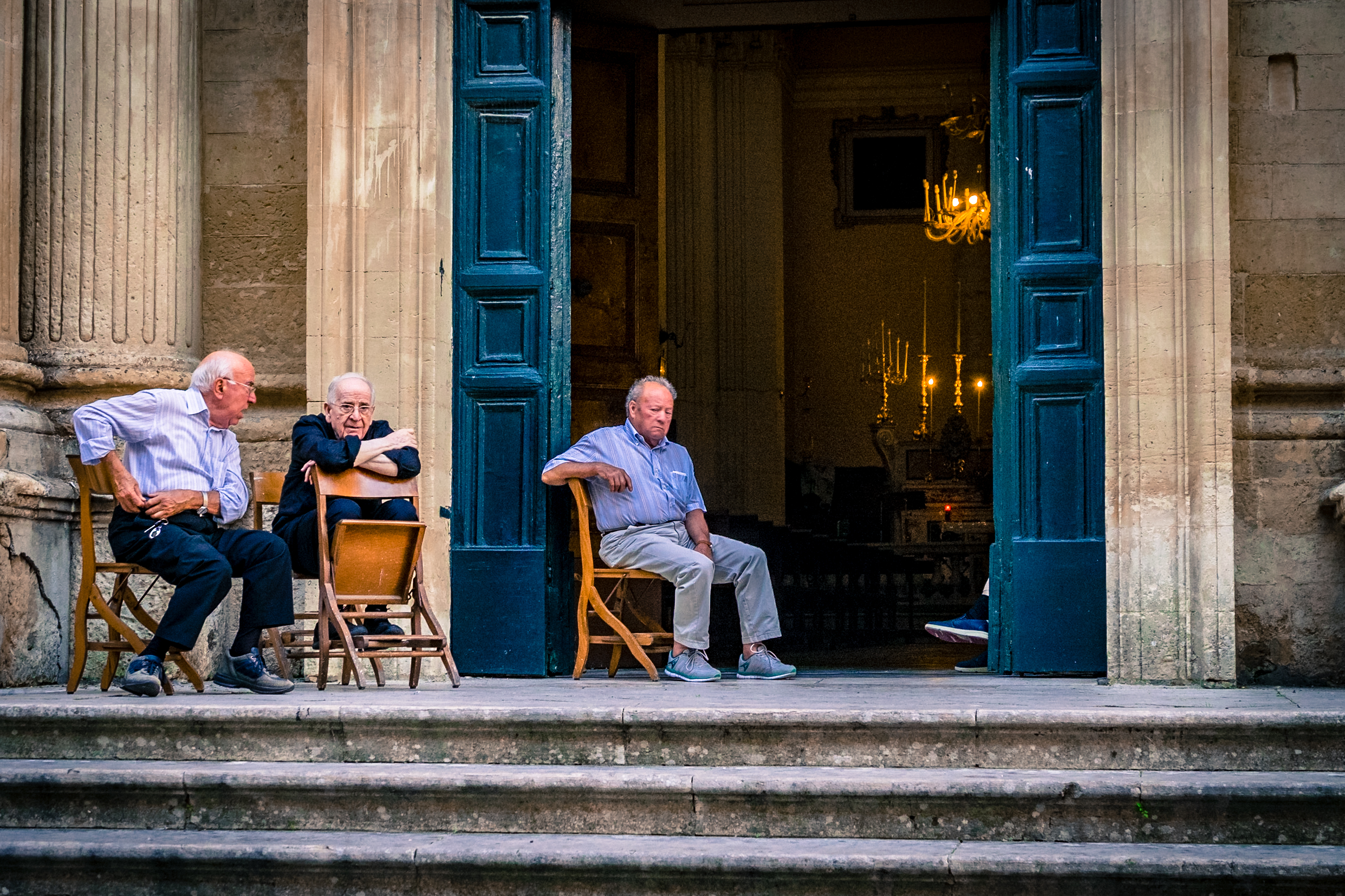 men-at-church-lecce-2016_38197978465_o