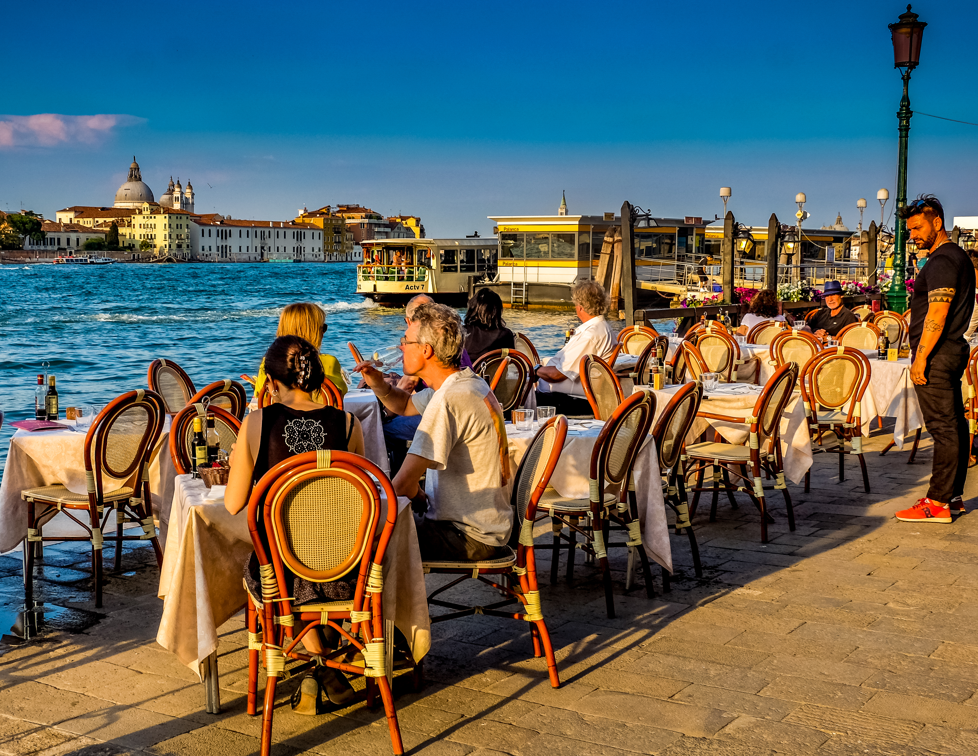 guidecca-venice_38735949405_o