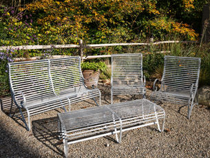 How to Choose the Perfect Garden Bench for Your Outdoor Space
