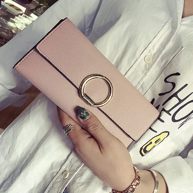 **Classic Grace Wallet – Charm and Versatility in Every Detail**