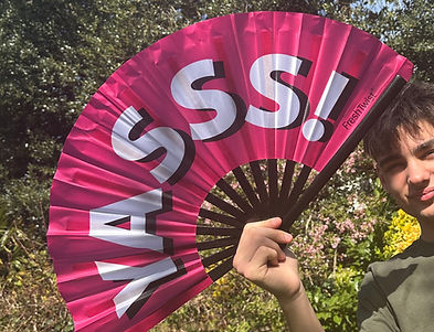 Large fans with custom design l FanYourBrand