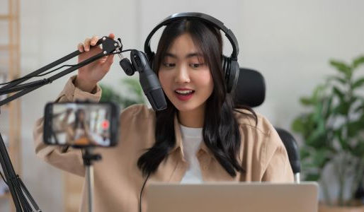 Best Podcasts for Women: A Must-Listen Guide