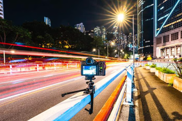 MAMBAPOD tripod with innovative 4-mode clamp design