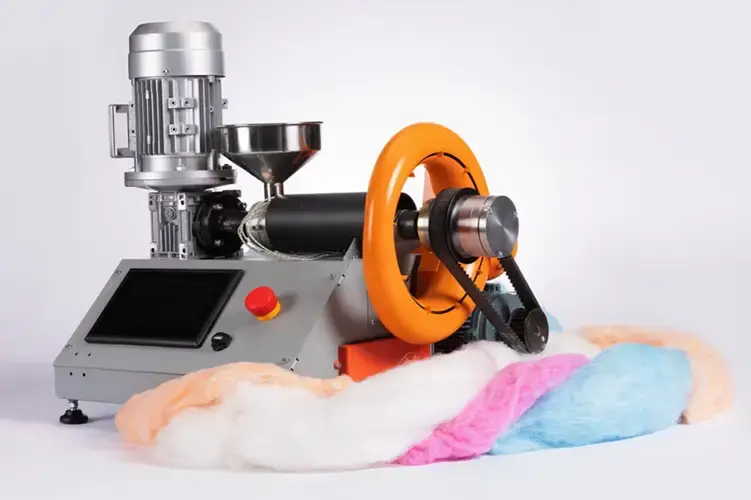 Polyfloss Mini transforms plastic into cotton-candy-like fiber