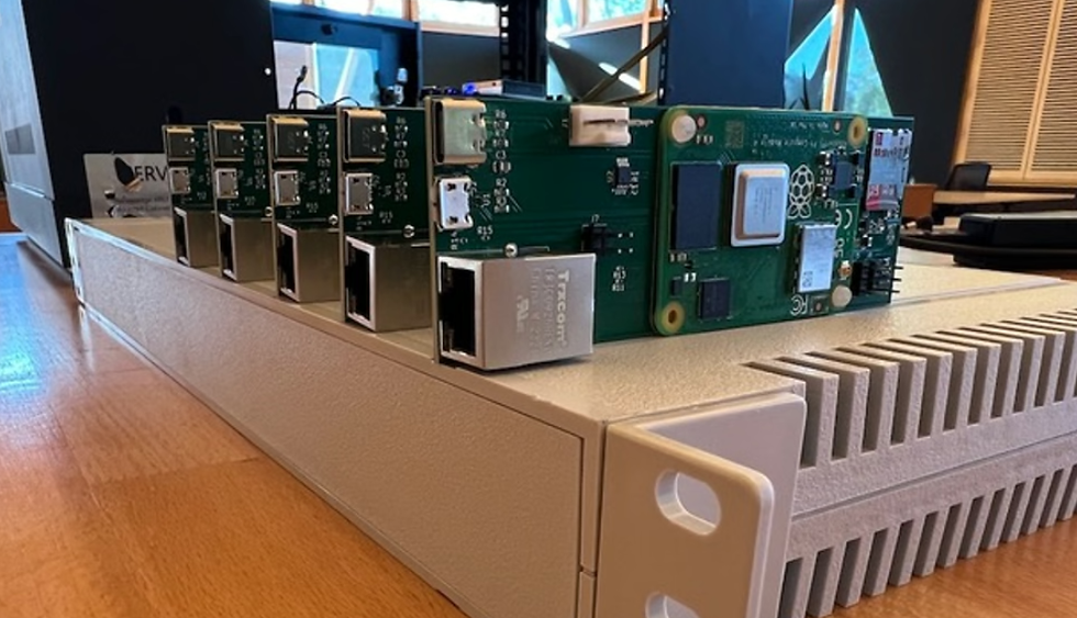 Xerxes Pi compact PoE home lab board