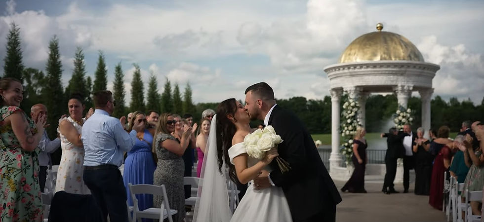 wedding ceremony first kiss