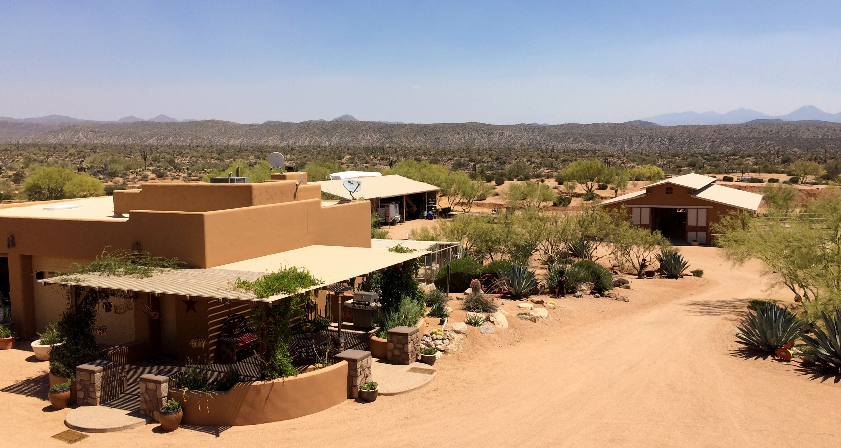 Cowboy Bunhouse/Casita