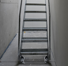 Scala-in-grigliato-zincata.jpeg