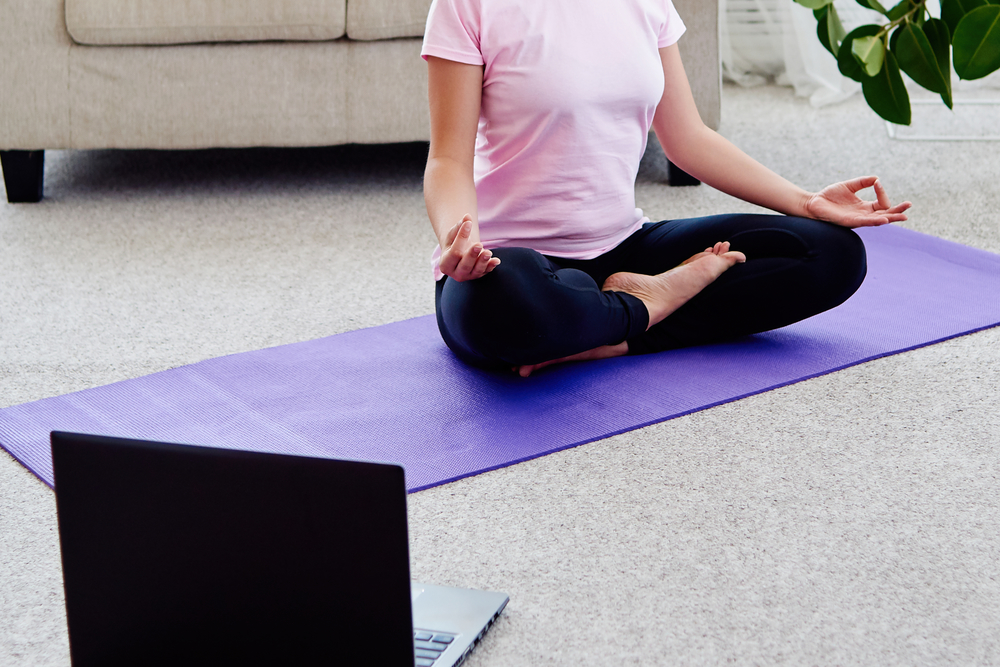 Want to know how to start a daily yoga practice? Check out the post. Via Insider Mom. #yoga #healthy #habit