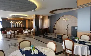golden-rose-hotel-3.webp