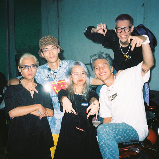 16 Typh đăng ảnh kỷ niệm cùng Rap Việt, tấm hình có lượt tương tác cao nhất thuộc về... Tage - Ảnh 3.