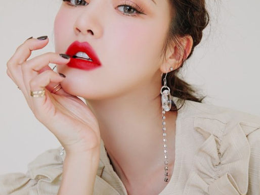 Top 5 thỏi son màu đỏ lạnh không thể bỏ lỡ mùa lễ hội cuối năm