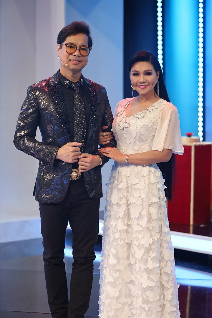 Trấn Thành hoang mang đi tìm Bà Tân Vê-lốc trong loạt người bí ẩn đeo mặt nạ