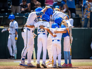 No. 1 UCLA Rallies Past No. 13 Oregon Behind Late Grand Slam