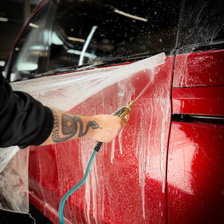 Rode Mercedes V klasse voorzien van paint protection film (PPF lakbescherming) voor maximale besch