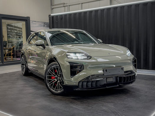 De nieuwe Porsche Cayenne Turbo Electric krijgt een onzichtbaar schild met PPF