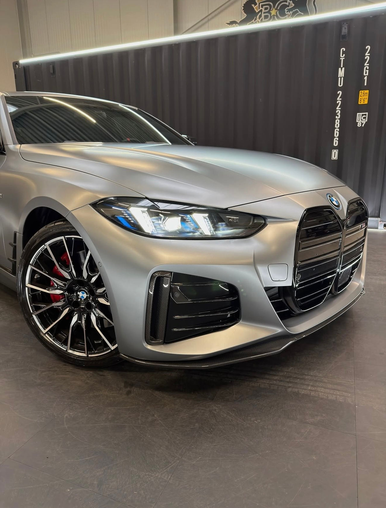 Matte BMW I4 voorzien van een PPF paint protection , lakbescherming
