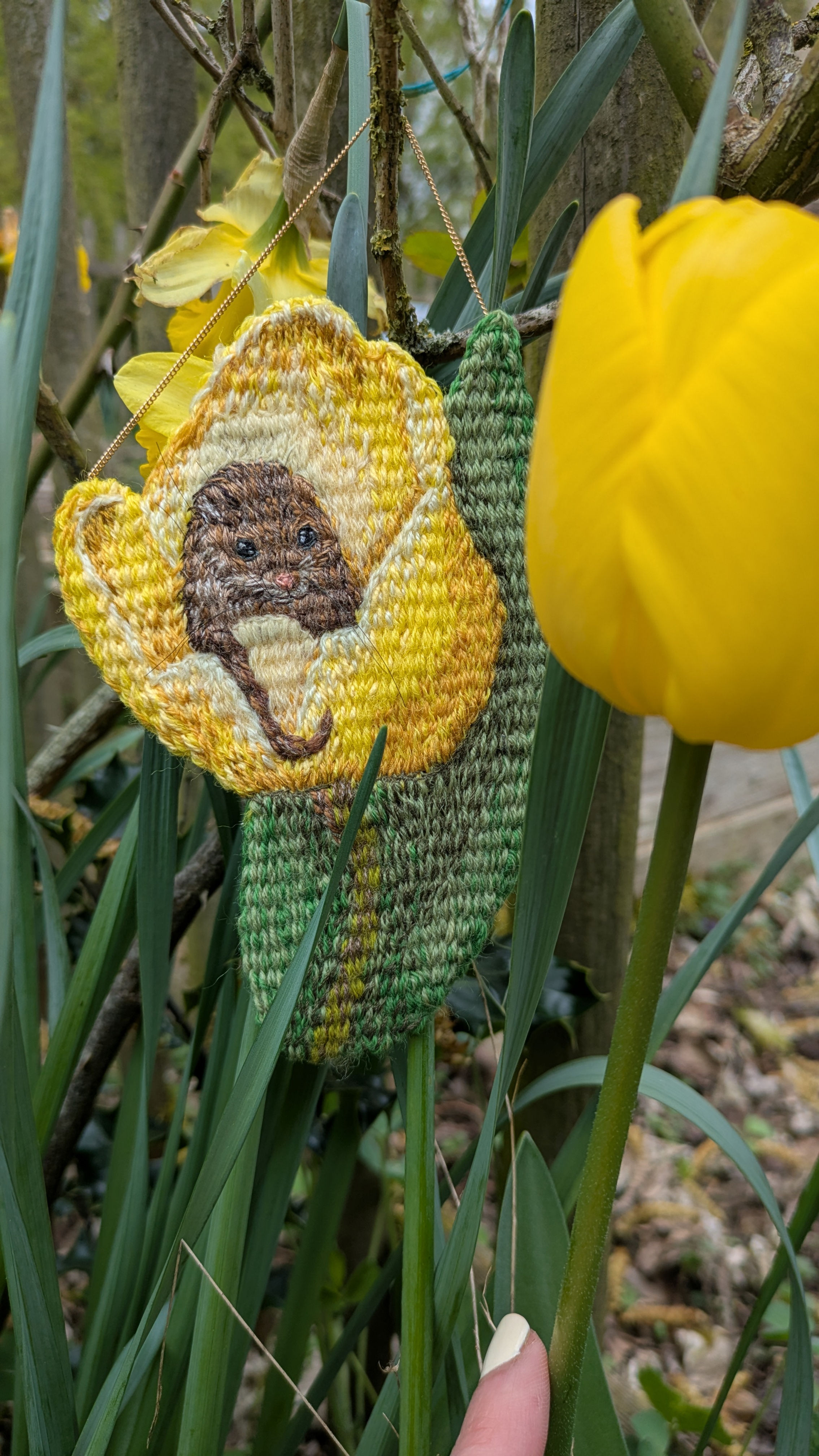Copie de Tapisserie déco :Mulot et la tulipe jaune