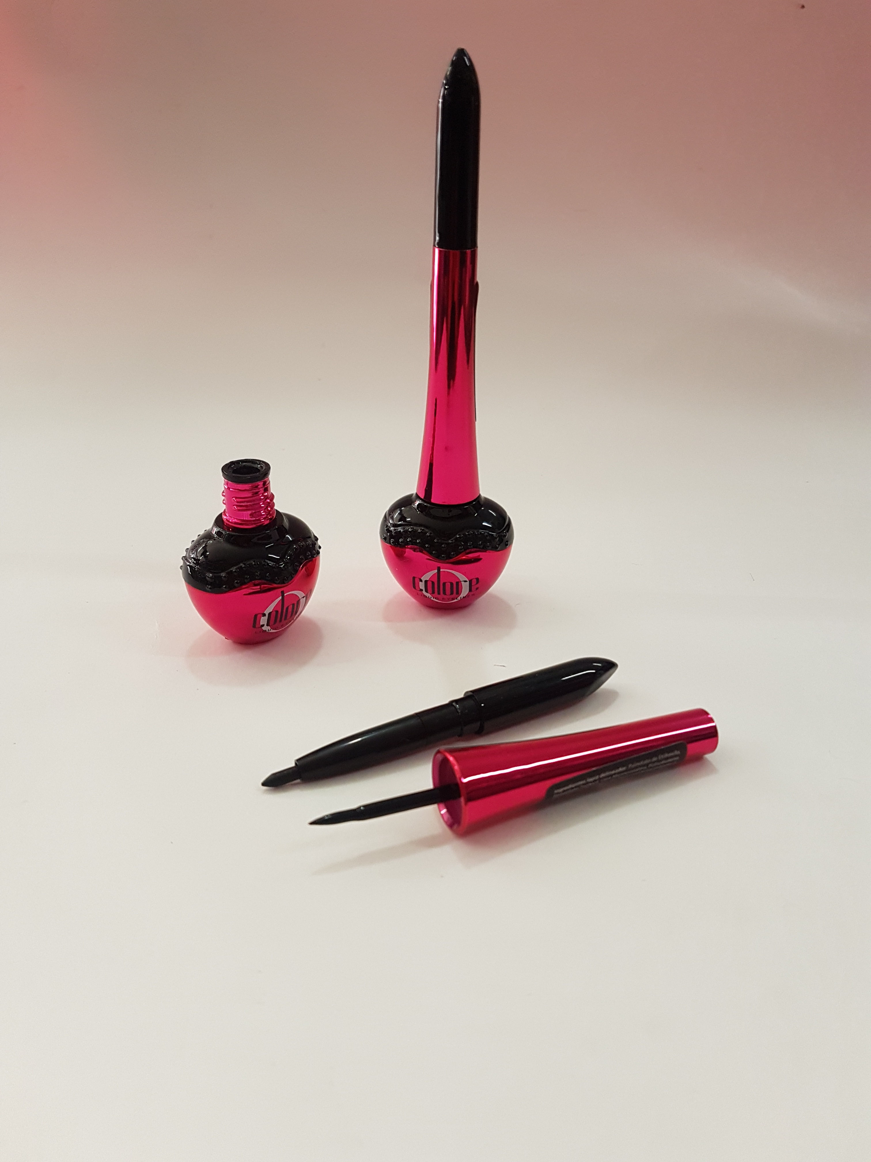 Delineador líquido coloré con lápiz 