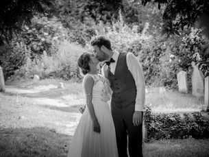 5 Wedding Posing Tips for Couples