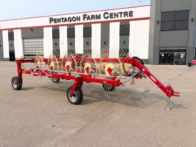 Enorossi Easy Rake 10 at Pentagon Farm Centre