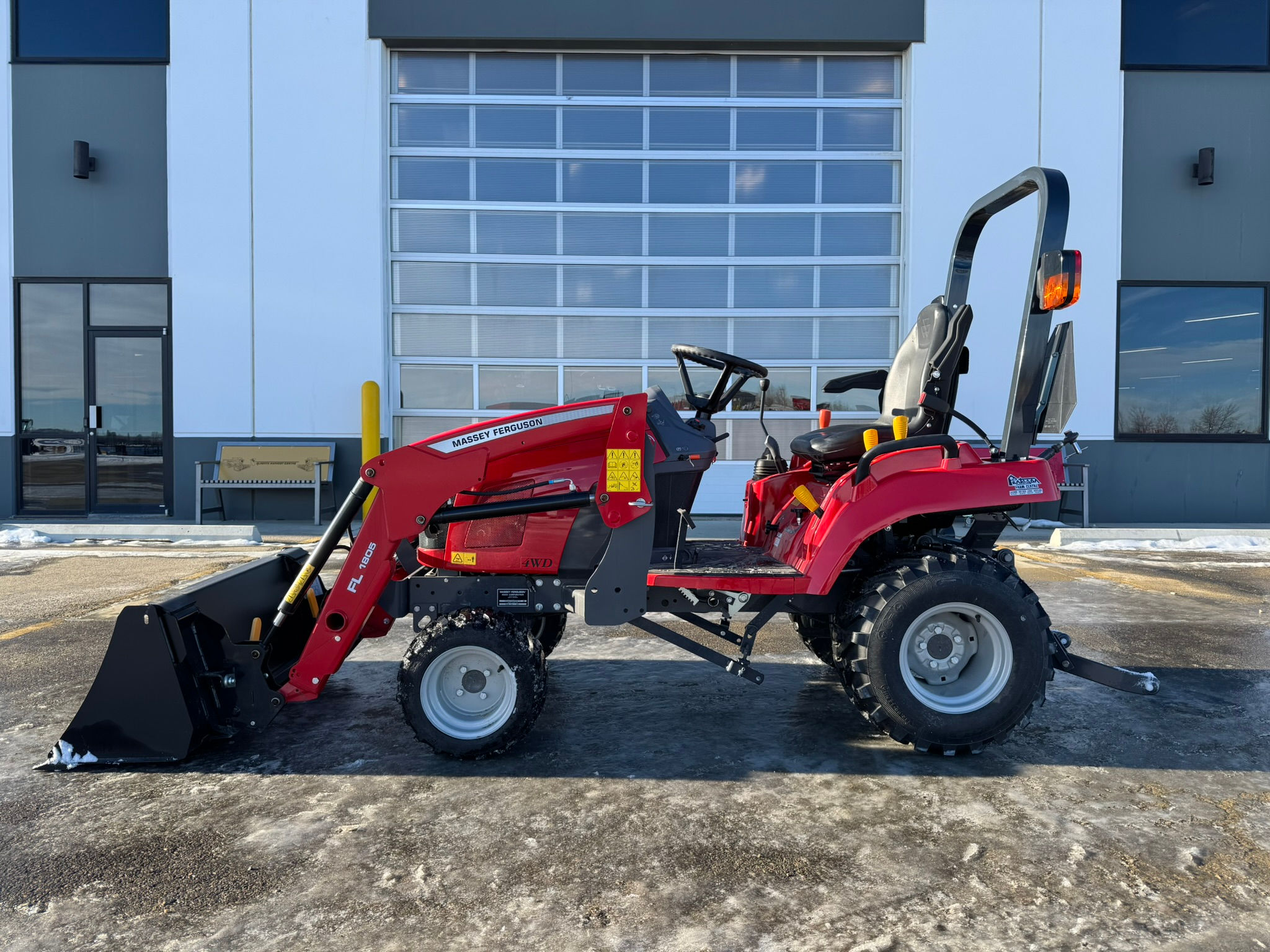 MASSEY GC1723E TRACTOR
