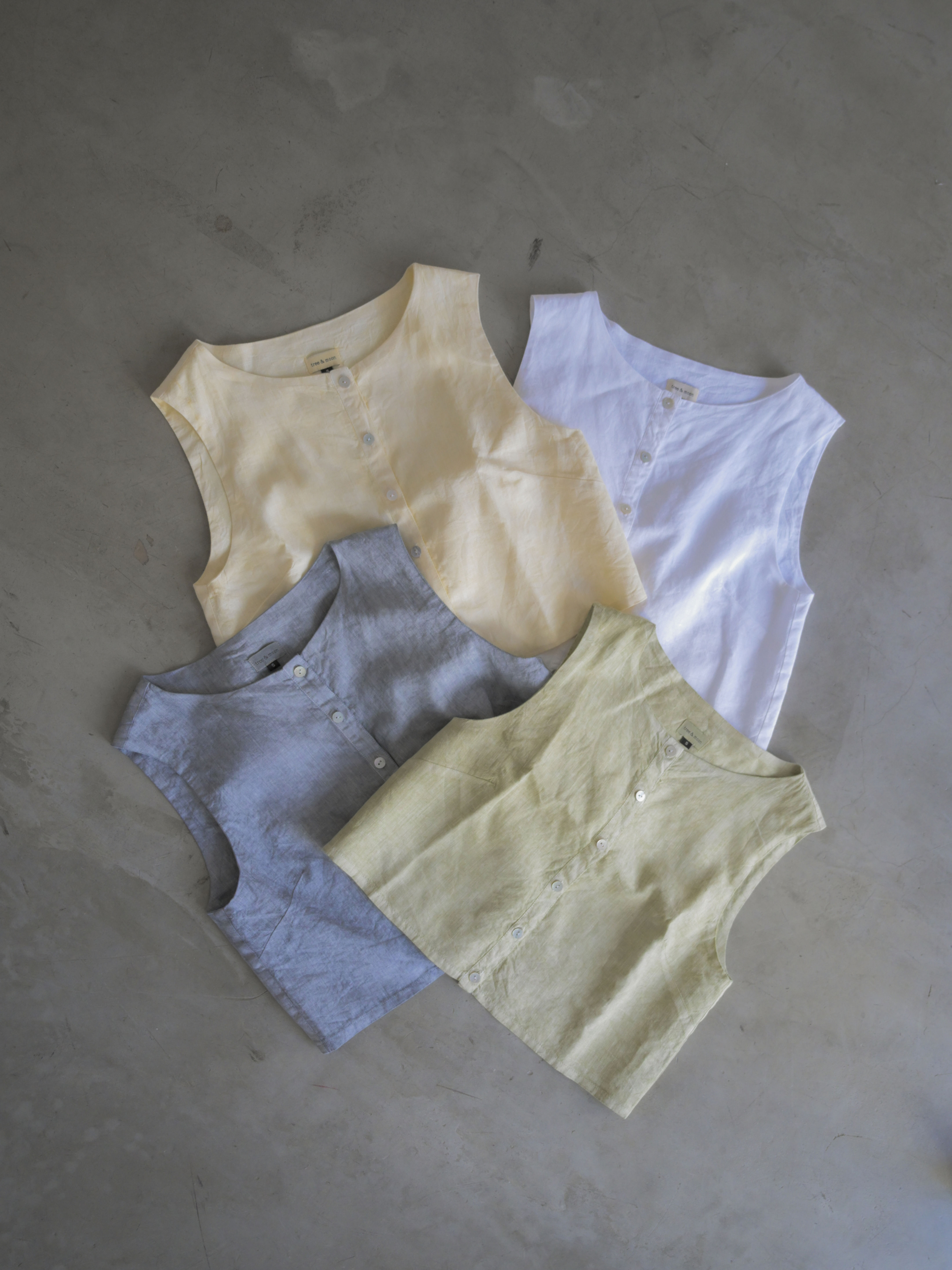 OUTLET No Sleeve Blouse